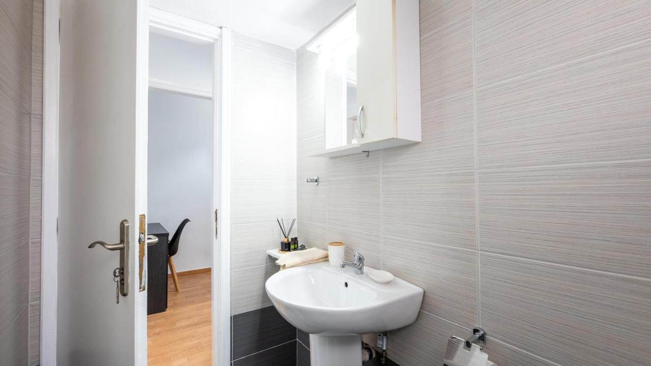 Aelia Apartment Артеміда Екстер'єр фото